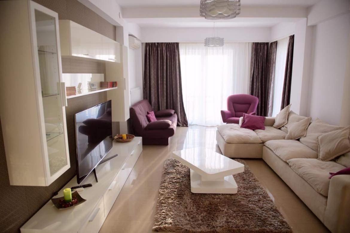 Appartamento Sadara Sea Breeze Năvodari Esterno foto