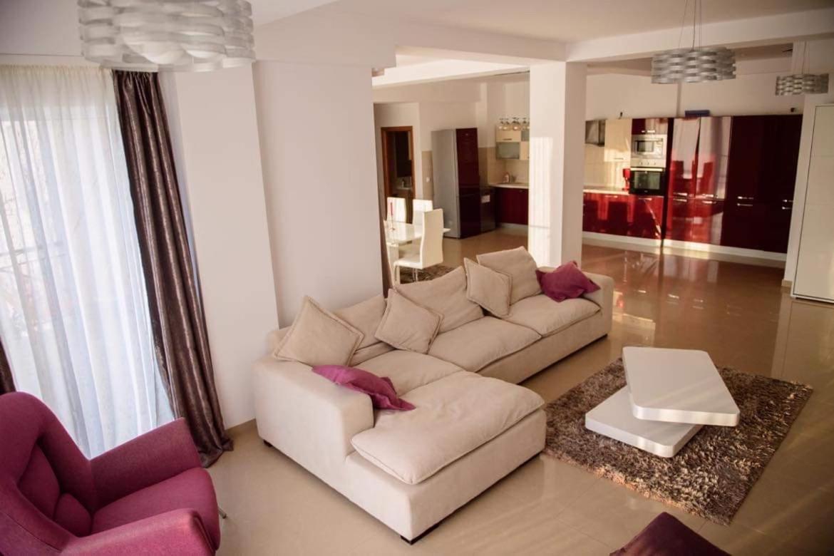 Appartamento Sadara Sea Breeze Năvodari Esterno foto