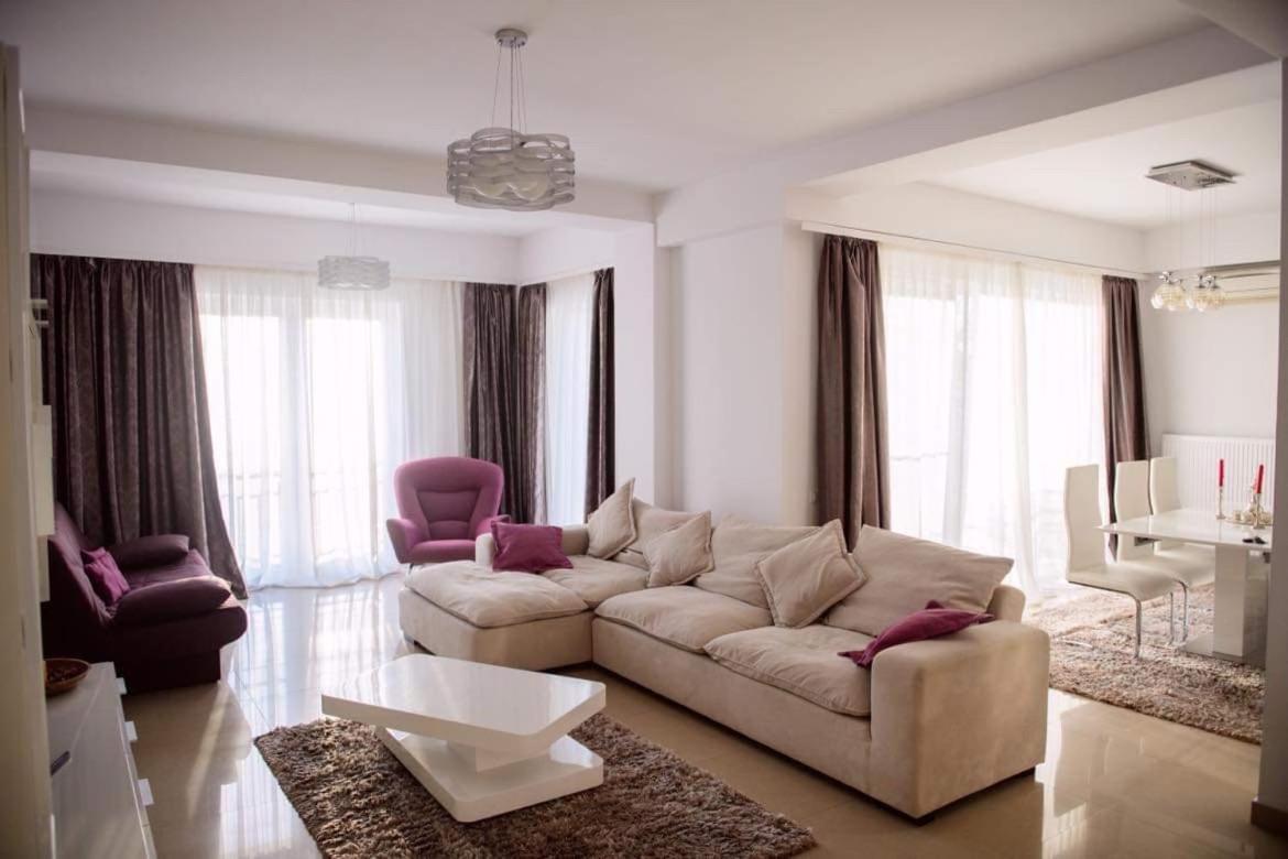 Appartamento Sadara Sea Breeze Năvodari Esterno foto