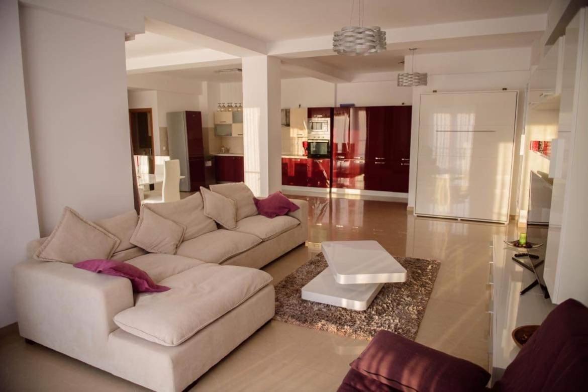 Appartamento Sadara Sea Breeze Năvodari Esterno foto
