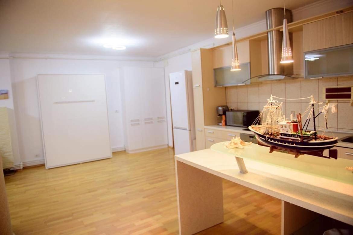Appartamento Sadara Sea Breeze Năvodari Esterno foto