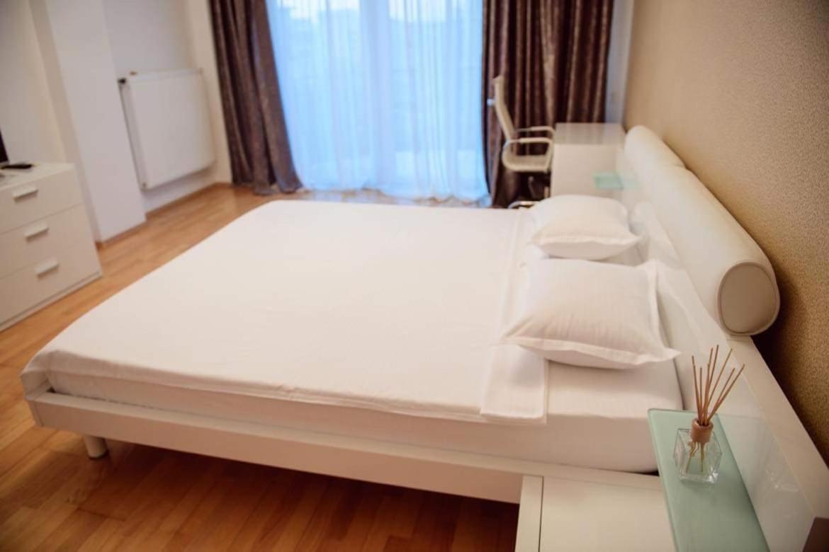Appartamento Sadara Sea Breeze Năvodari Esterno foto